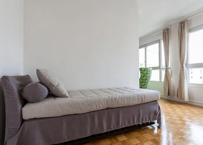 Center Luxury
